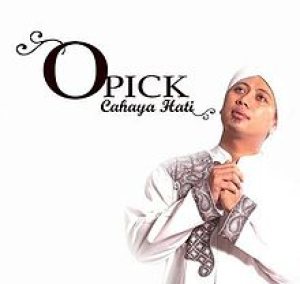 Opick - Cahaya Hati cover art