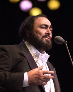 Luciano Pavarotti photo