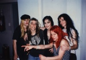L7 photo L7 photo