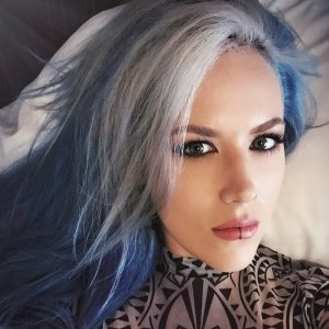 Alissa White-Gluz photo