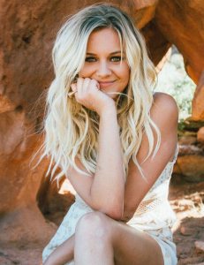 Kelsea Ballerini photo