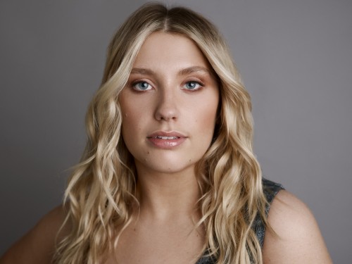 Ella Henderson photo